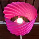 Abajur LED Decorativo Spirale Wood Espiral Moderno com Base de Madeira para Quarto e Sala